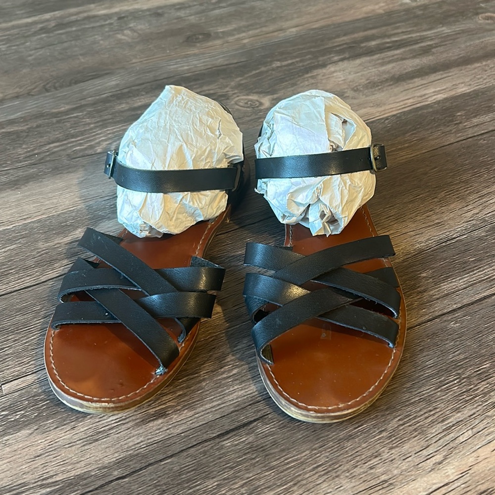 Steve Madden Black Strappy Leather Flat Sandals with Brown Footbed